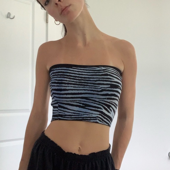 BABATON ESSEMBA Top - Picture 2 of 5